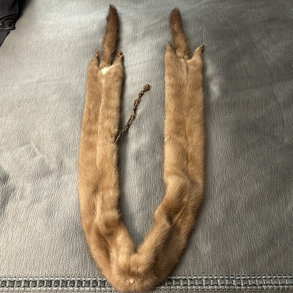 Beautiful Vintage Mink Fur Stole with feet and tails Luxurious fur scarf collar - Picture 9 of 12
